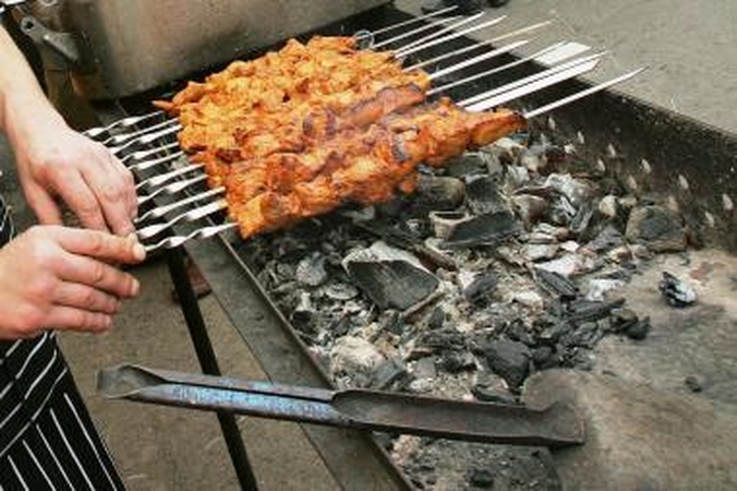 Padykę vilniečiai kepsnines kuria balkonuose