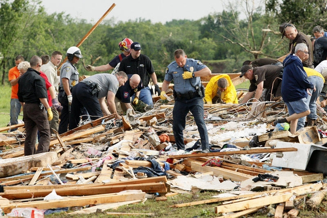 Oklahomoje ir Kanzase tornadai ir audros nusinešė septynias gyvybes