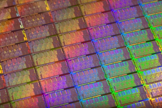 „Intel Ivy Bridge“ pasirodys laiku, bet bus „žiaurus deficitas“