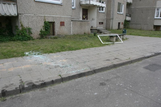 Pro buto langą iškritęs klaipėdietis mirė ligoninėje