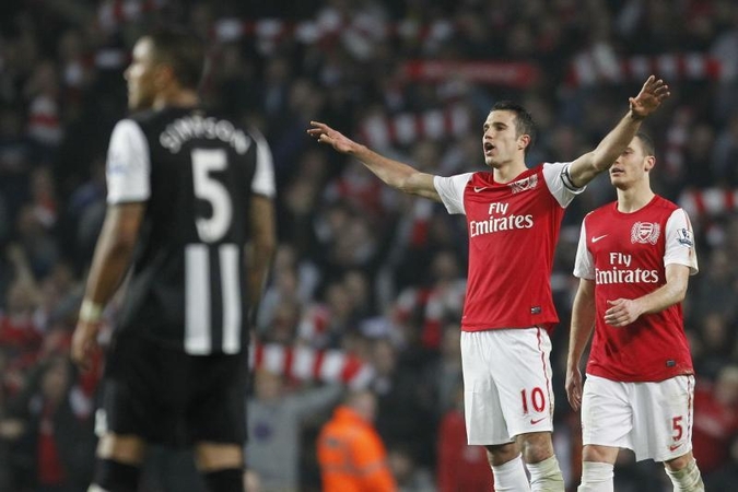 „Arsenal“ kvėpuoja „Tottenham Hotspur“ į nugarą