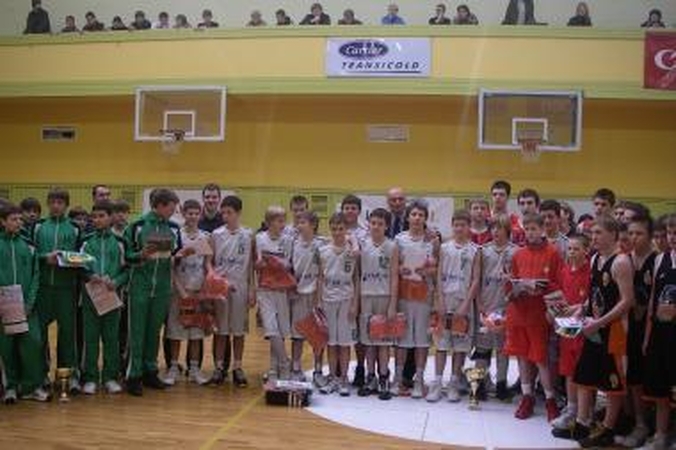 „Tornado“ turnyre varžėsi jaunieji krepšininkai