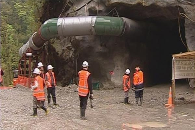 Naujosios Zelandijos akmens anglių kasykloje nugriaudėjus antram sprogimui gyvųjų rasti nebesitikima