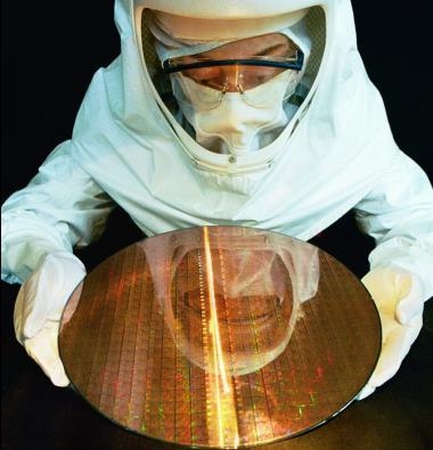 „Intel“ baigė naujo gamybos proceso tobulinimą