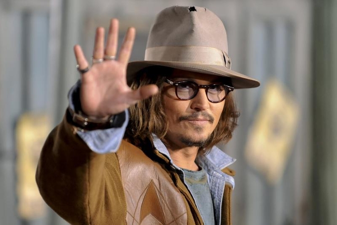 Johnny Deppas grįžta į jūras naujausioje "Karibų piratų" dalyje
