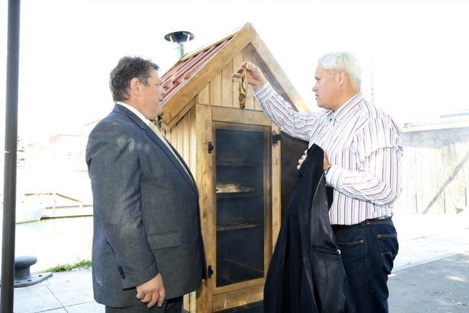 Danės krantinėje pagaliau prekiaujama žuvimis (papildyta)