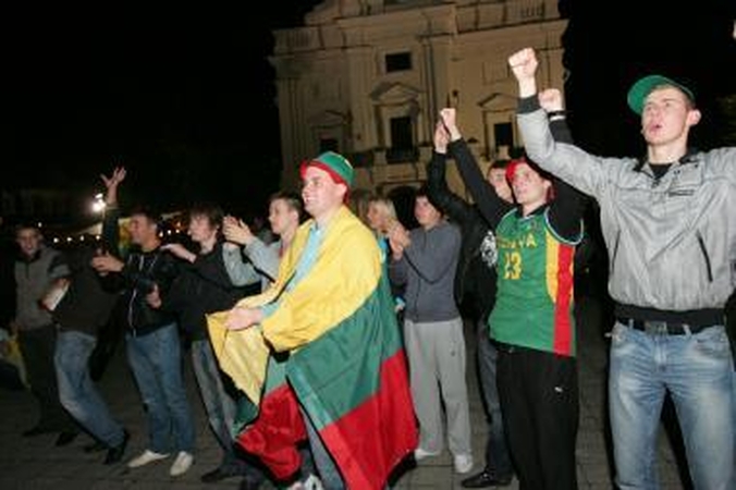 Rotušės aikštėje - krepšinio fiesta (papildyta)