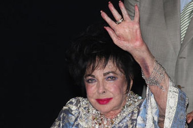 Elizabeth Taylor pagerbta už labdaringą veiklą