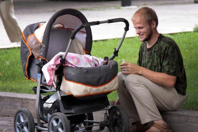 Kaune gimsta daugiau kūdikių, miršta mažiau žmonių