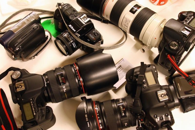 „Canon“ nori įsitvirtinti tarp muilinių ir veidrodinių fotoaparatų