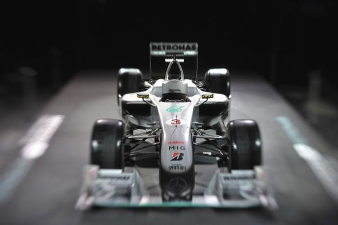 „Mercedes GP“ pristatė bolidų spalvų derinius