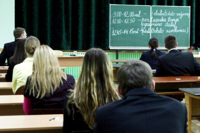 Dėl lietuvių k. egzamino lenkų atstovai reikalauja 8 metų laikotarpio