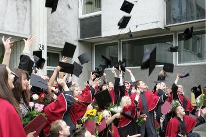 Planuojama įforminti 6 metų doktorantūros galimybę