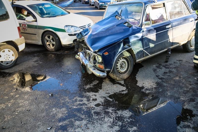 Kas dešimtas automobilis kelyje – be privalomos techninės patikros