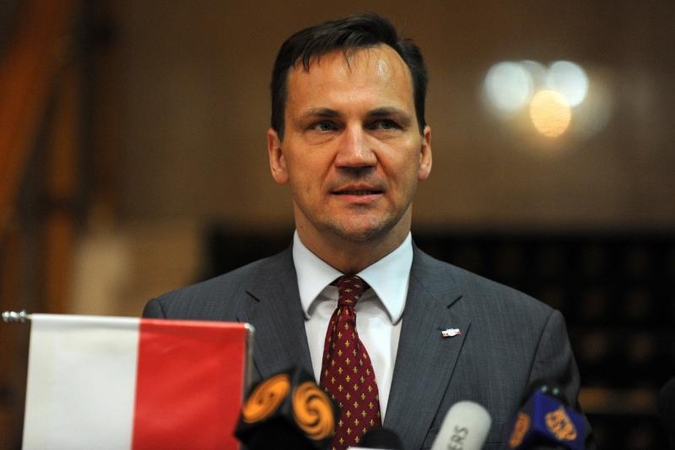 R.Sikorskis žada didesnę paramą laikraščiui „Kurier Wilenski“