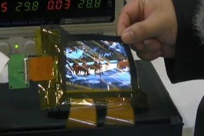 Pademonstruoti lankstūs elektroninių skaitytuvų ekranai
