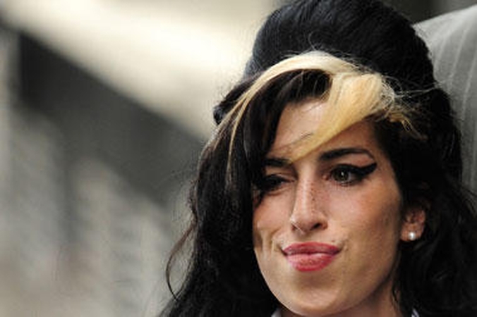 Amy Winehouse dėl naujojo albumo įrašų atsisako net vakarėlių