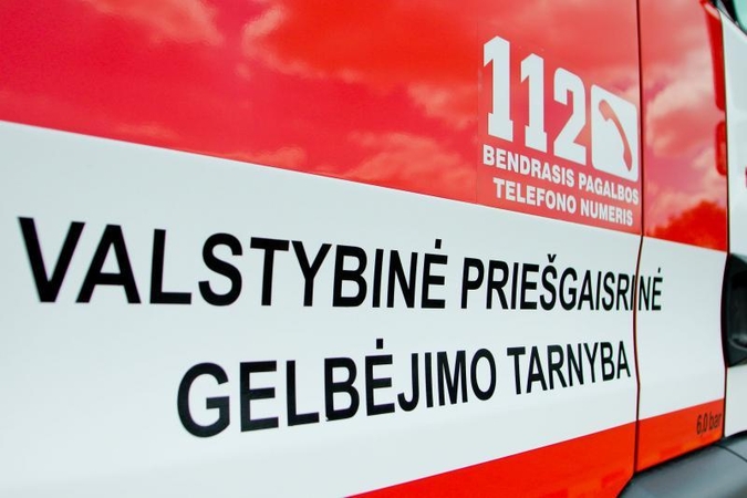 Vilniuje garažuose liejasi benzinas (yra sprogimo pavojus)