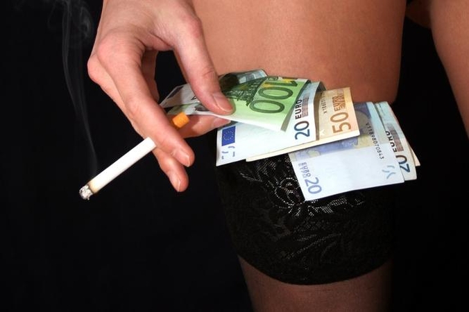 Internete aptiko prostitučių skelbimus ir prekiautoją vaistais