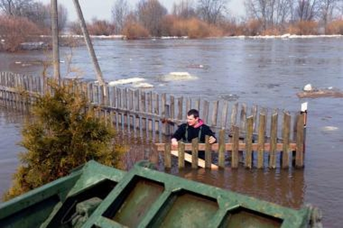 Potvynis pamaryje stabilizavosi, iš Panevėžio - traukiasi