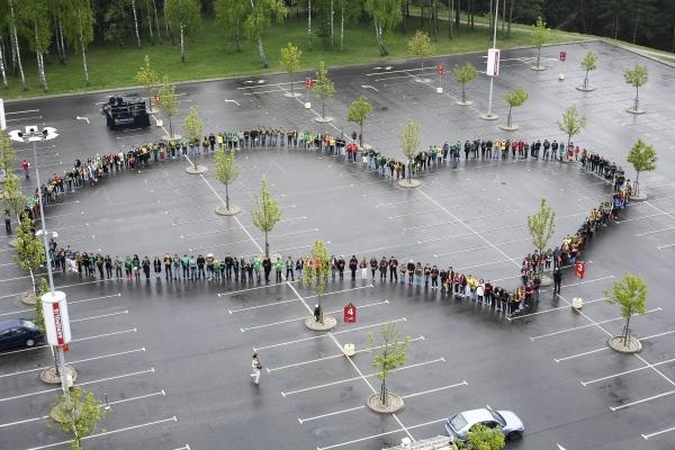 Sirgaliai suformavo krepšinio širdį