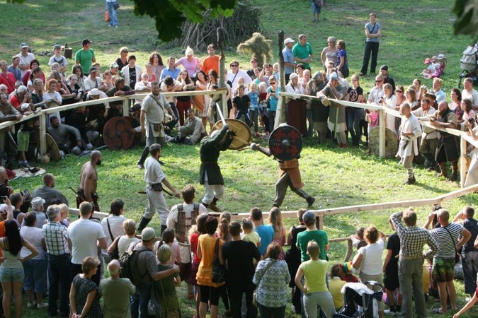 Senoji kuršių žemių sostinė Apuolė kviečia į istorijos festivalį