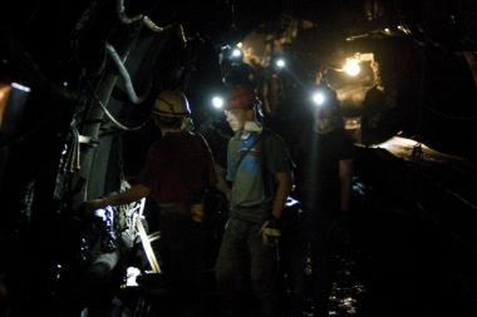Lenkijoje darbo netekęs angliakasys slapstėsi 765 metrų gylyje po žeme