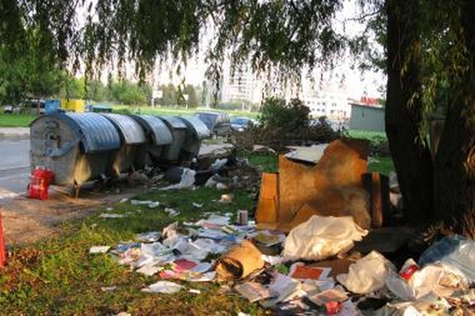 Šiukšlių kova tęsiasi: gyventojai prieš „Kauno švarą“