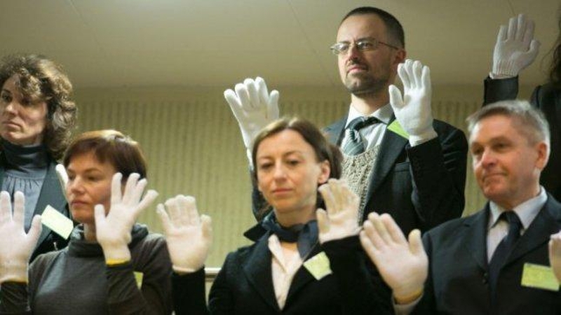 „Baltųjų pirštinių“ iniciatoriams - apdovanojimai „Už pilietinę drąsą“