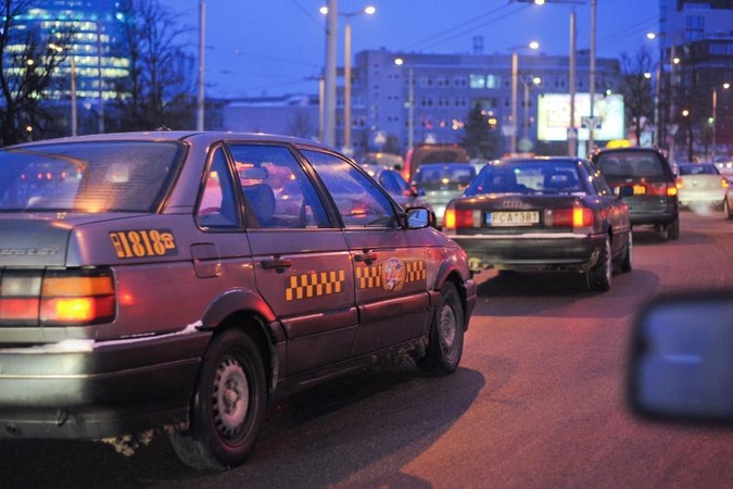 Vilniuje ieškoma taksistų poliglotų, žadamas geras atlyginimas