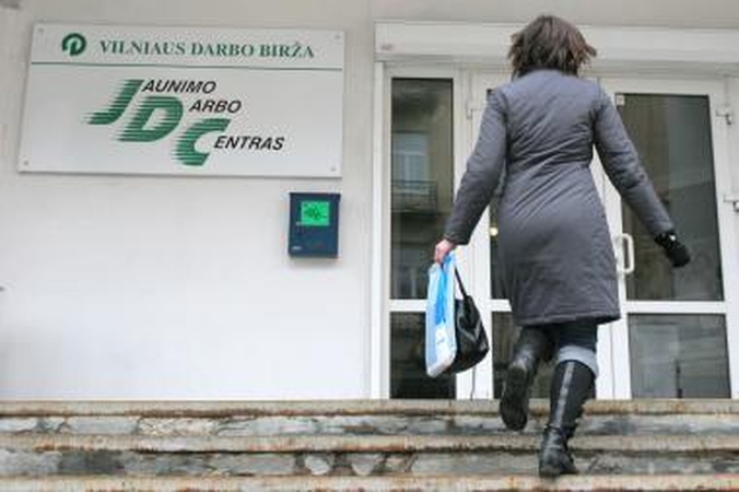 Naikinant apskričių viršininkų administracijas darbo neteko apie 1,1 tūkst. žmonių 