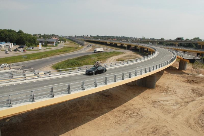 Atidarytas eismas Jakų sankryžos estakada Kaunas-Palanga