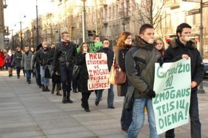 Studentai organizavo eitynes nuo Seimo iki Vyriausybės