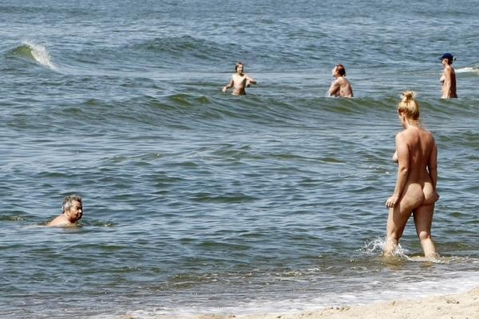 Moterų pliaže – neįtikėtinos grumtynės