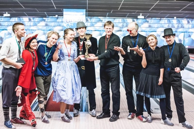 Kauno teatralų boulingo turnyre triumfavo Mažasis teatras