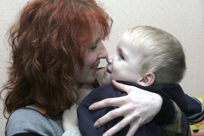 Reta liga sergančio vaiko mama baltos vėliavos nekelia