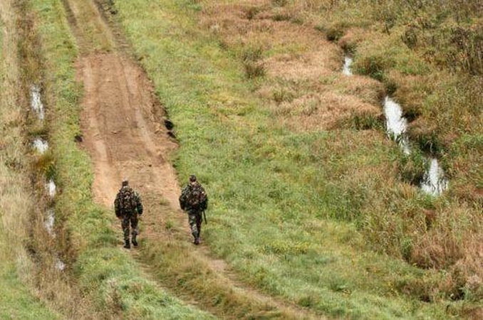 Orientaciją praradęs girtas medkirtys nuklydo į Baltarusiją