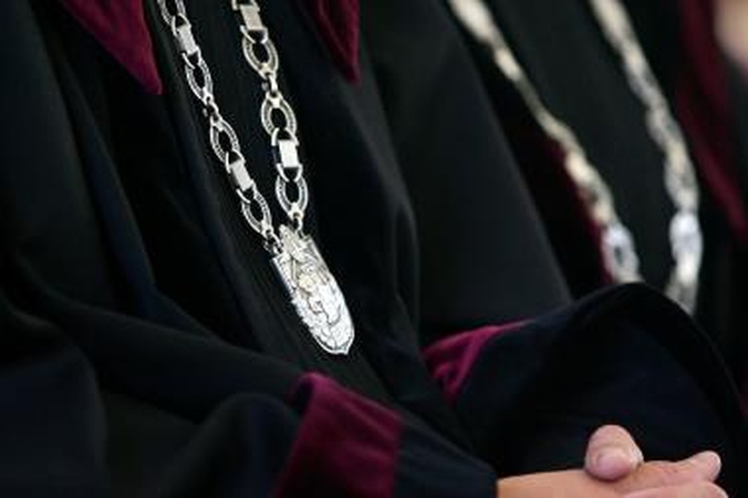 Atleista Panevėžio teisėja siekia grįžti į darbą ir prisiteisti 100 tūkst. litų
