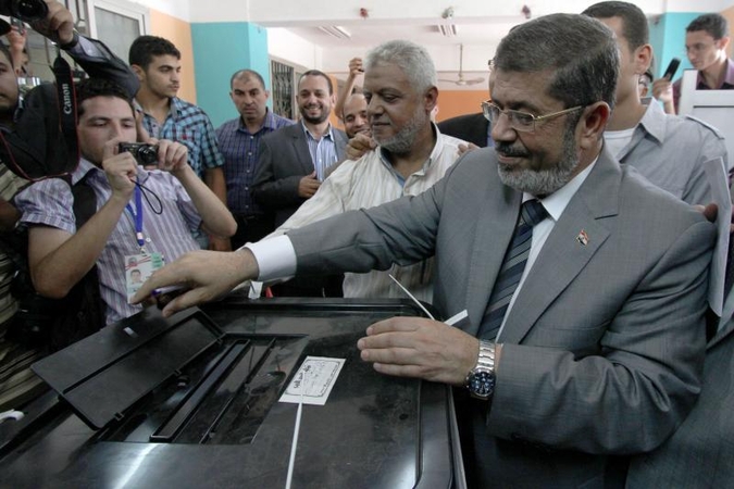 Egipto prezidento rinkimai: M.Mursi varžysis su A.Shafiqu