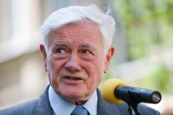 V.Adamkaus lankytai Jono Jablonskio gimnazijai – 80 metų