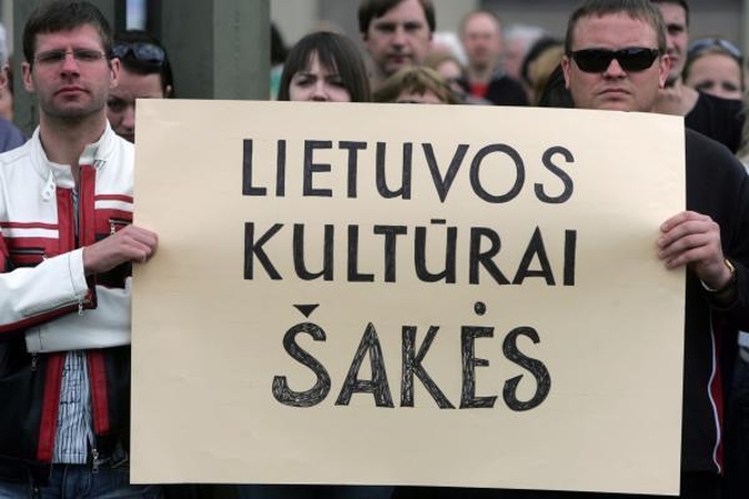 Kultūra sunkiai pasiekia buvusius emigrantus, skurdžiai ir atokiai gyvenančius žmones bei vyrus 