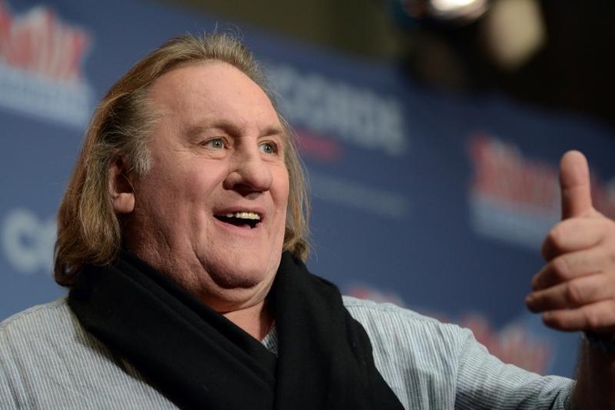 G. Depardieu lėktuvu atvyko į Sočį susitikti su V. Putinu