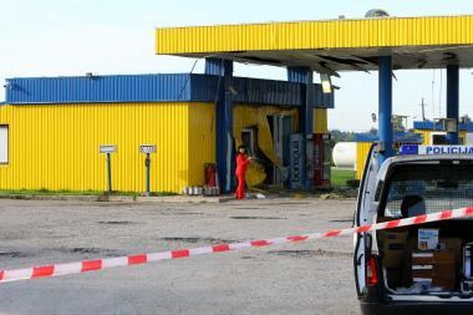 Gaudė degalinės sprogdintoją - sugavo ilgapirštį