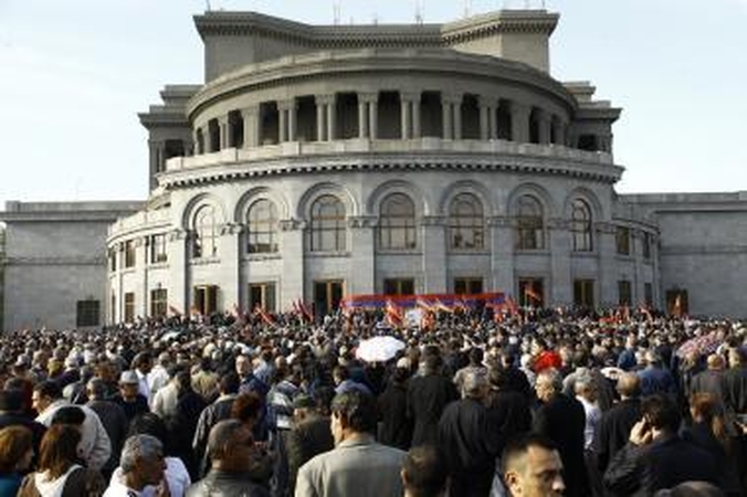 Armėnijoje tūkstančiai susirinko į demonstraciją sostinėje