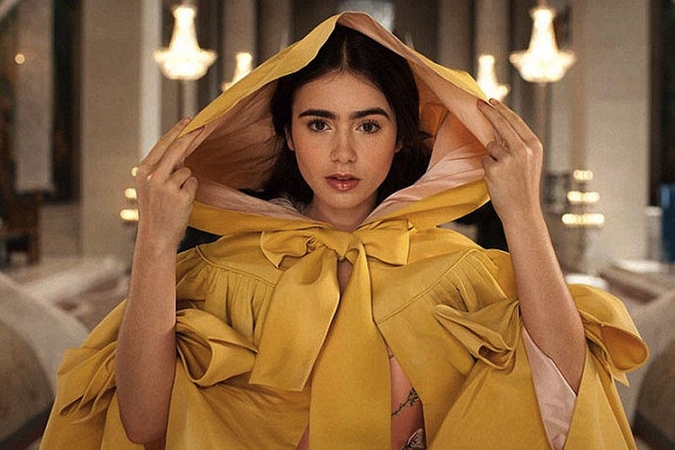 Philo Collinso dukra Lily Collins rašo filmo scenarijų