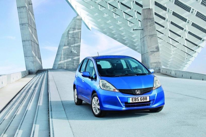 Automobilių ekspertai prognozuoja naują populiarių spalvų erą