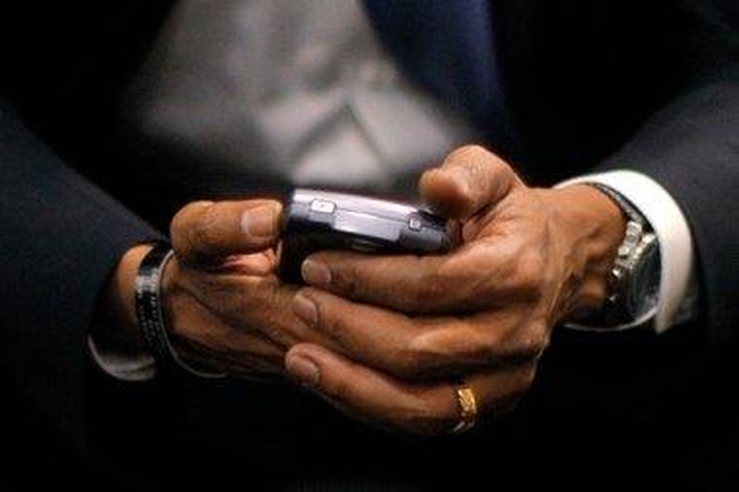 Britai infliaciją skaičiuos ir pagal išmaniųjų telefonų kainas
