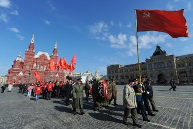 Maskvoje apie 3 tūkst. komunistų atėjo prie V.Lenino mauzoliejaus