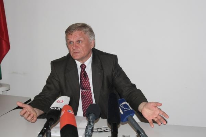 Kolegos patikėjo B.Varsacko pasiaiškinimais dėl sumaištį sukėlusios nutarties
