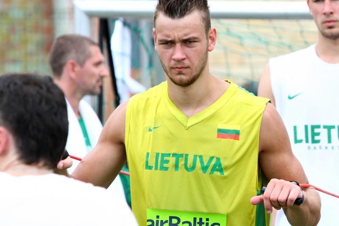 Lenkijos supertaurės mače D.Motiejūnas pelnė keturiolika taškų